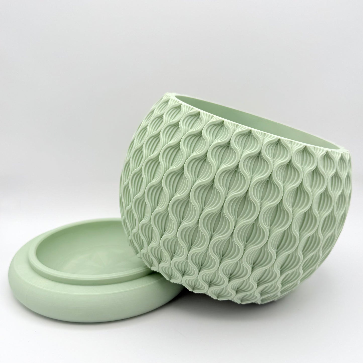 6” Lotus 3D Printed Cloud Planter with drainage tray in Mint