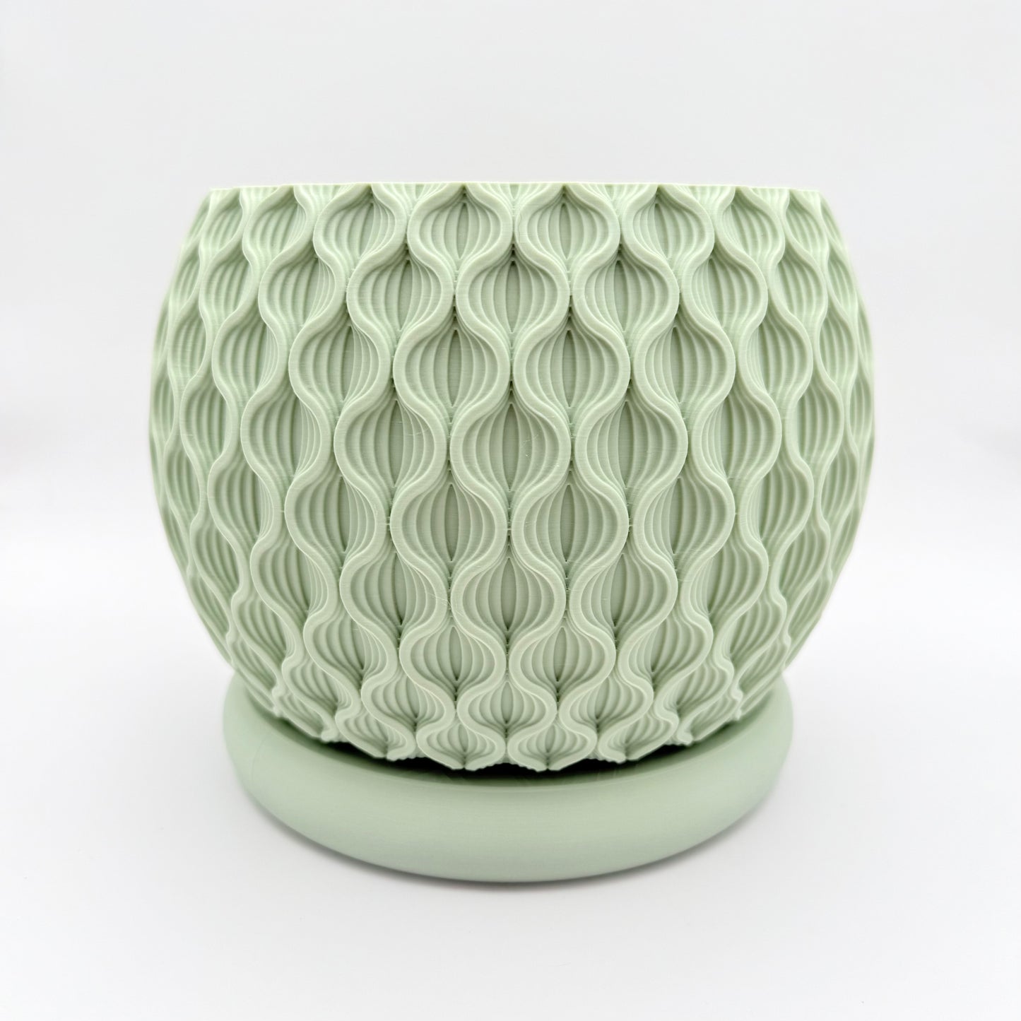 6” Lotus 3D Printed Cloud Planter with drainage tray in Mint