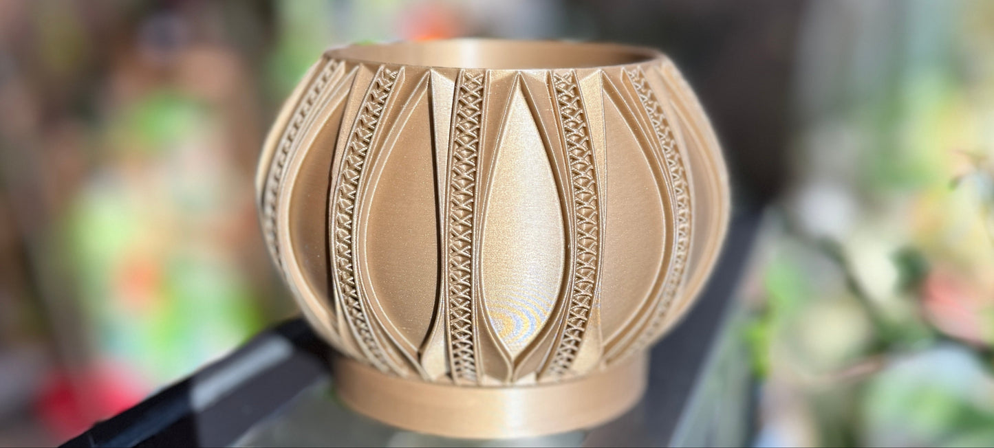 Crosshatch 3D Printed Planter with drainage tray